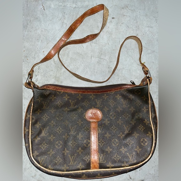 Louis Vuitton Handbags - Pre-Loved Louis Vuitton Brown Monogram Shoulder Bag